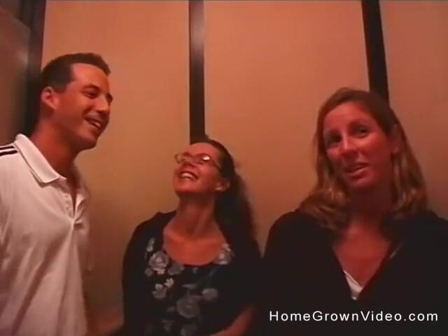 Homegrown Amateurs: Nikki y Tyler hacen sexo cuarteto en un hotel