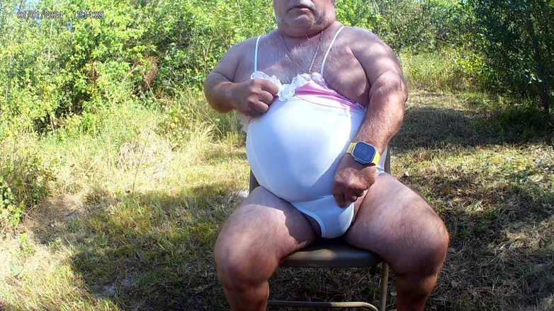 Mark Fletcher: Aku lagi asik ngentot memekku pakai lingerie seksi sampai aku...