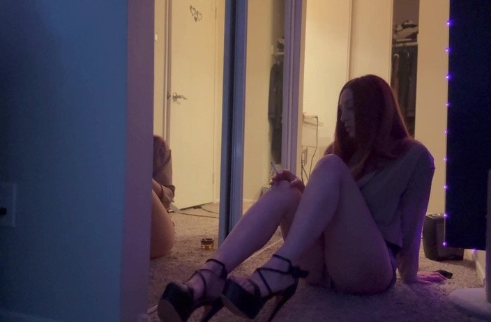 Artemisia Love: Artemisia menghisap rokok