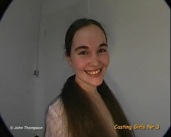 Casting GIRLS AND FIRST PORNO: Ragazze sexy che diventano nude e eccitate per un casting...
