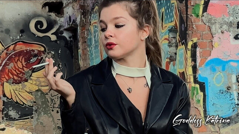 Renata Fox: Majikan renata fox membawamu ke gedung bekas untuk mengejek dan...