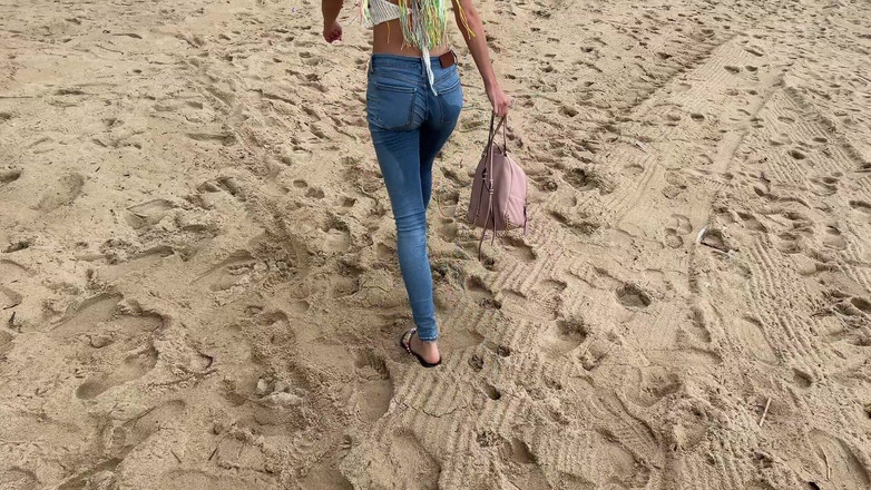 Katty West: Öffentliche nasse jeans im park am strand