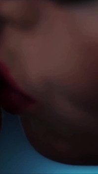 Kate Se Régale Sexuellement Des Désirs De Blue Angel