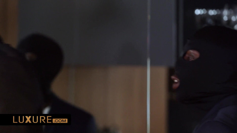 Luxure: Аня Кінскі в подвійному проникненні за наказом чоловіка