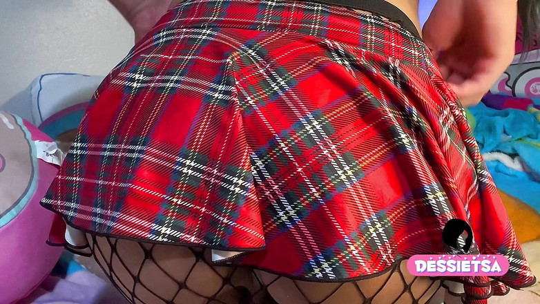 Dessietsa: Tôi muốn một ông già lần đầu tiên đụ vào đít tôi