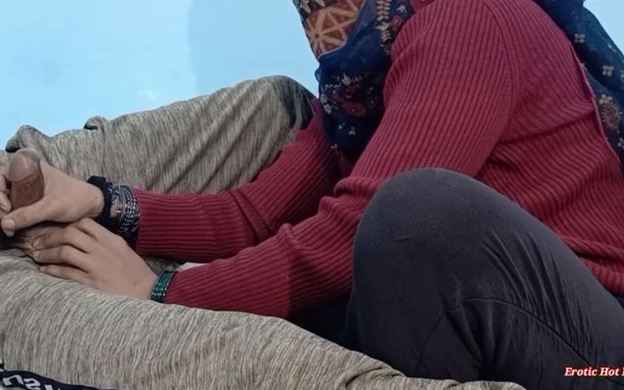 Netu: Hintli kadın çok iyi bir elle muamele ile devar'a mastürbasyon yapıyor