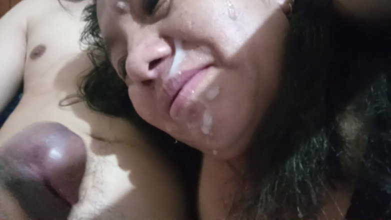 Moo DBOXXX: Madura Christian recebe leite no rosto, adora fazer sexo comigo,...