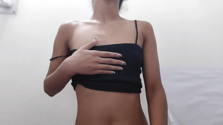 desigirl93: Roztomilá panenka, dospívající dívka se schovává před rodinou a masturbuje