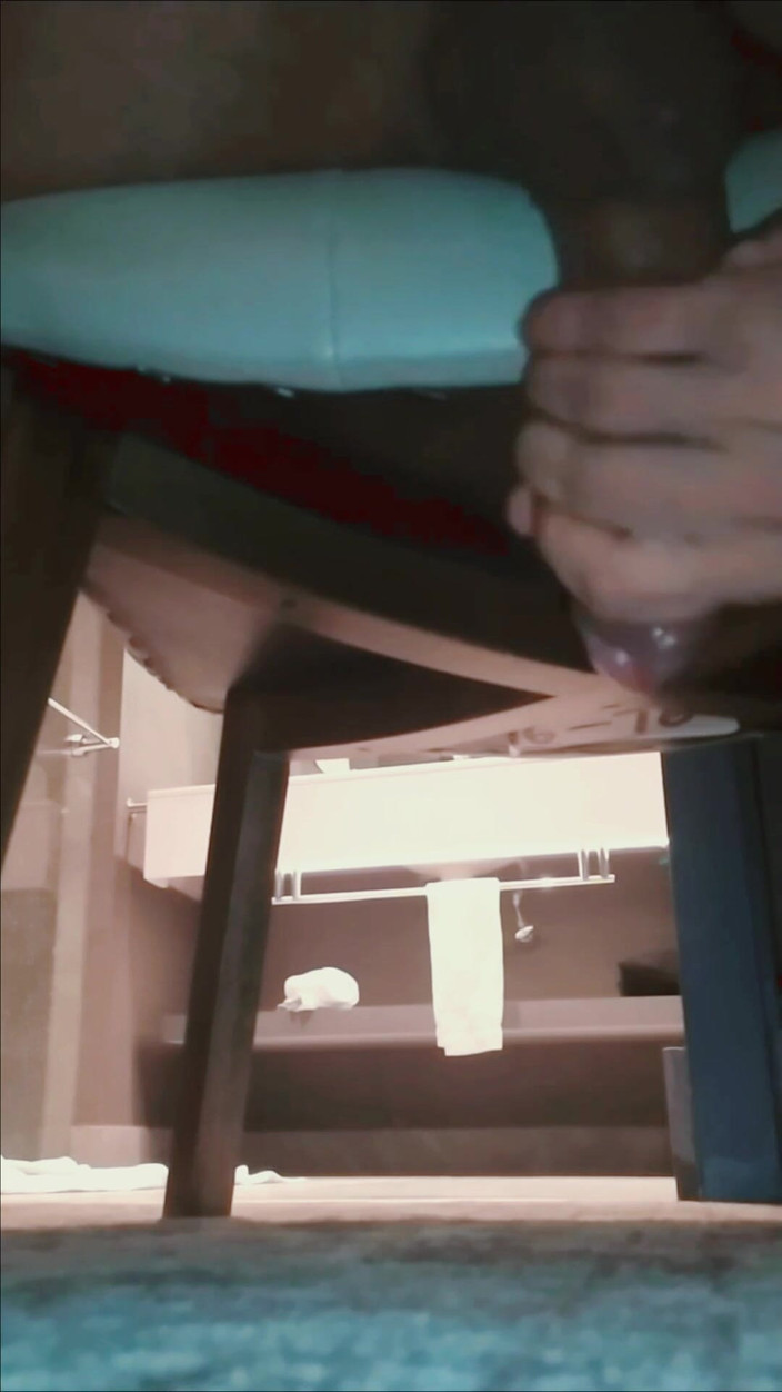 Naughty Cock: Сторона A и сторона B очень шаловливого мужика с большим мастурбирует