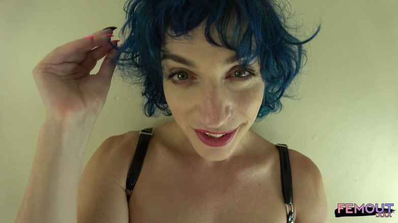 Femout XXX: TS Janie Blade strokes her dick
