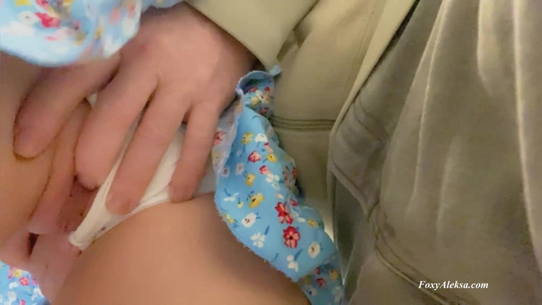 FoxyAleksa: Übliche Reise in der U-Bahn Es ist über unerwartete penetration in...