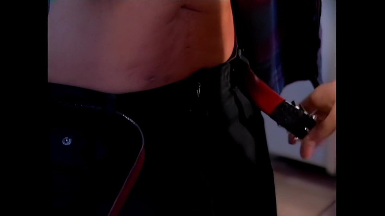 Pornobello: Mladá Brittany Blue tvrdě šukal v kuchyni