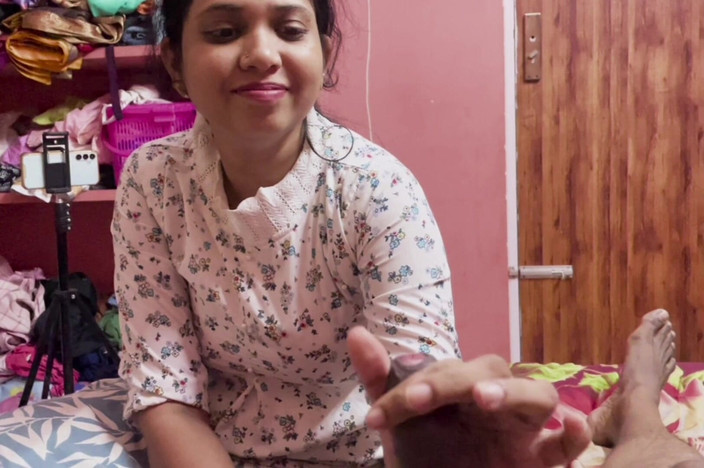 Apple Porn: Bombajská vysokoškolačka přijde poprvé o panenství