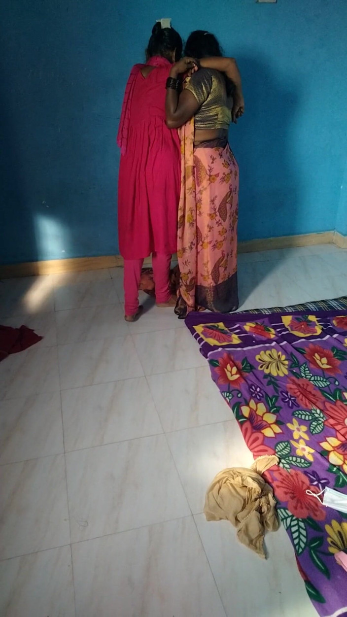 Tamil lesbian: Casual Bercakap Pasangan Cuckold