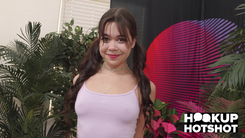 Hookup Hotshot: Brianna Arson Está Cachonda Por La Dura Follada De Nade...