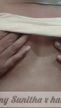 Yummy Sunitha's tease - tocco morbido e rivelazione lenta