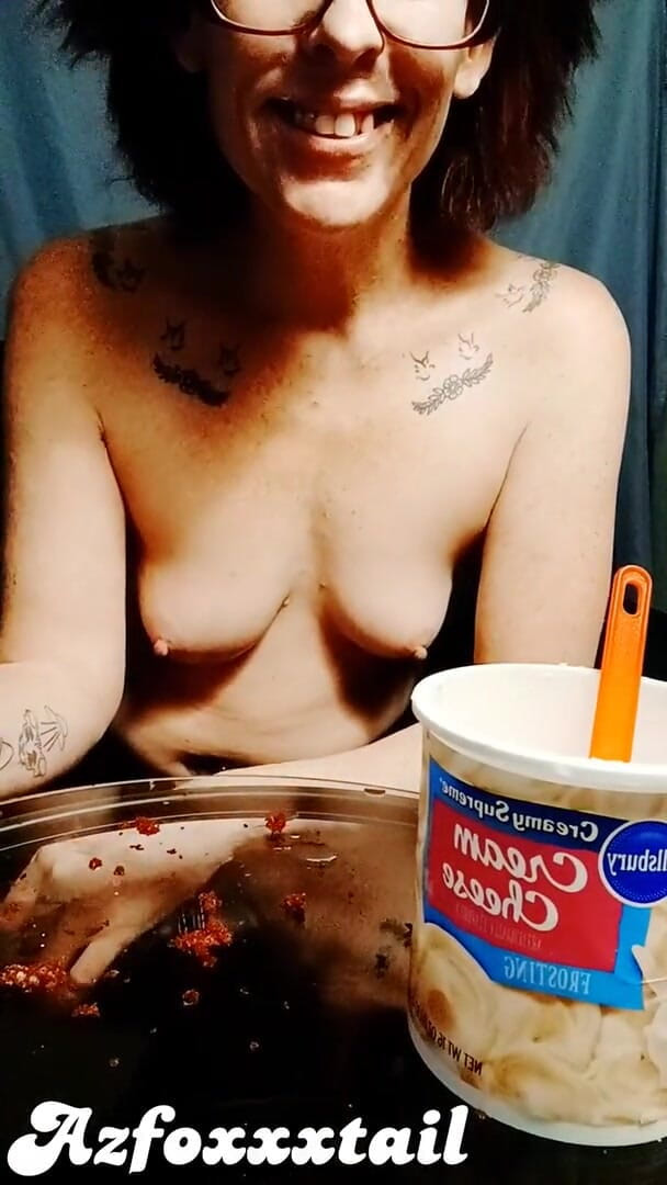 AzFoxxxTailPhelicia: Foodplay-babeczka