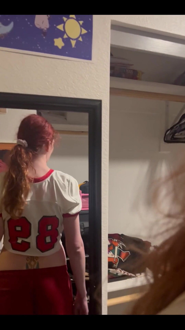 I Converted My Old Pop Warner Jersey Into a Cute Crop Top (Kapri 5un) I Converted My Old Pop Warner Jersey Into a Cute Crop Top (Kapri 5un)