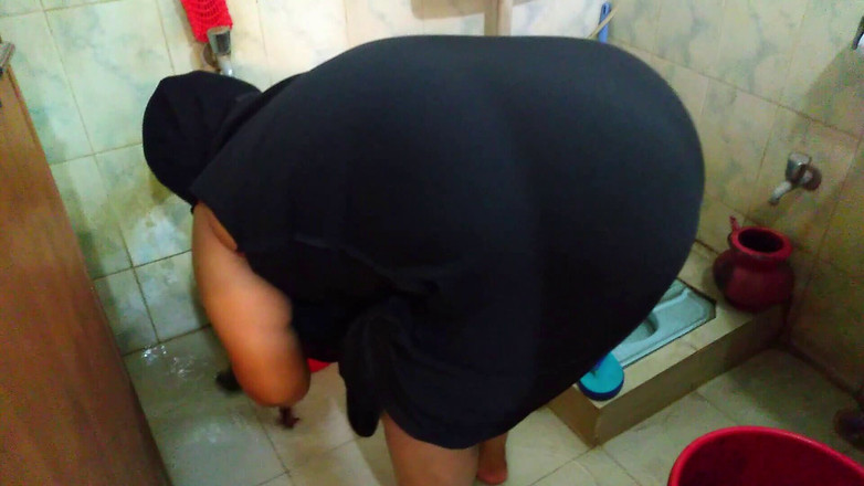 Aria Mia: Taboo: Fucking My Beautiful Saudi MILF Huge Butt Stepmom in...