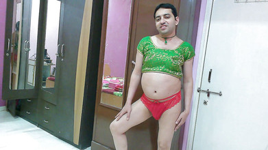 Cute & Nude Crossdresser: Crossdresser banci manis femboy Sweet Lollipop dalam pakaian atas dan...