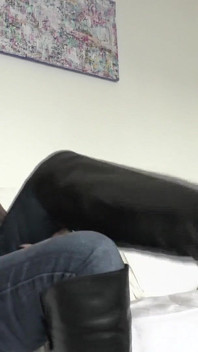 Masturbate to My Long Black Boots, Lady Victoria Valente