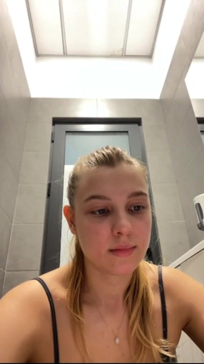 JuiceLussie: Fingering Pussy in Public