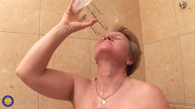 Mature NL: She Likes Long Things in Life