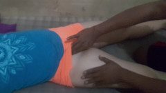 Angelina pop: De trouwjurk van een vrouw met een geschoren haarband