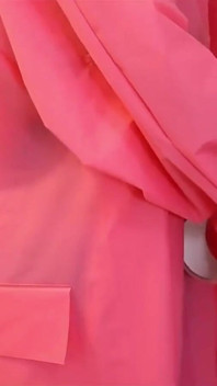 เสื้อกันฝนไหมสีขาวพันด้วยเทปพันธนาการ ตอนที่ 1