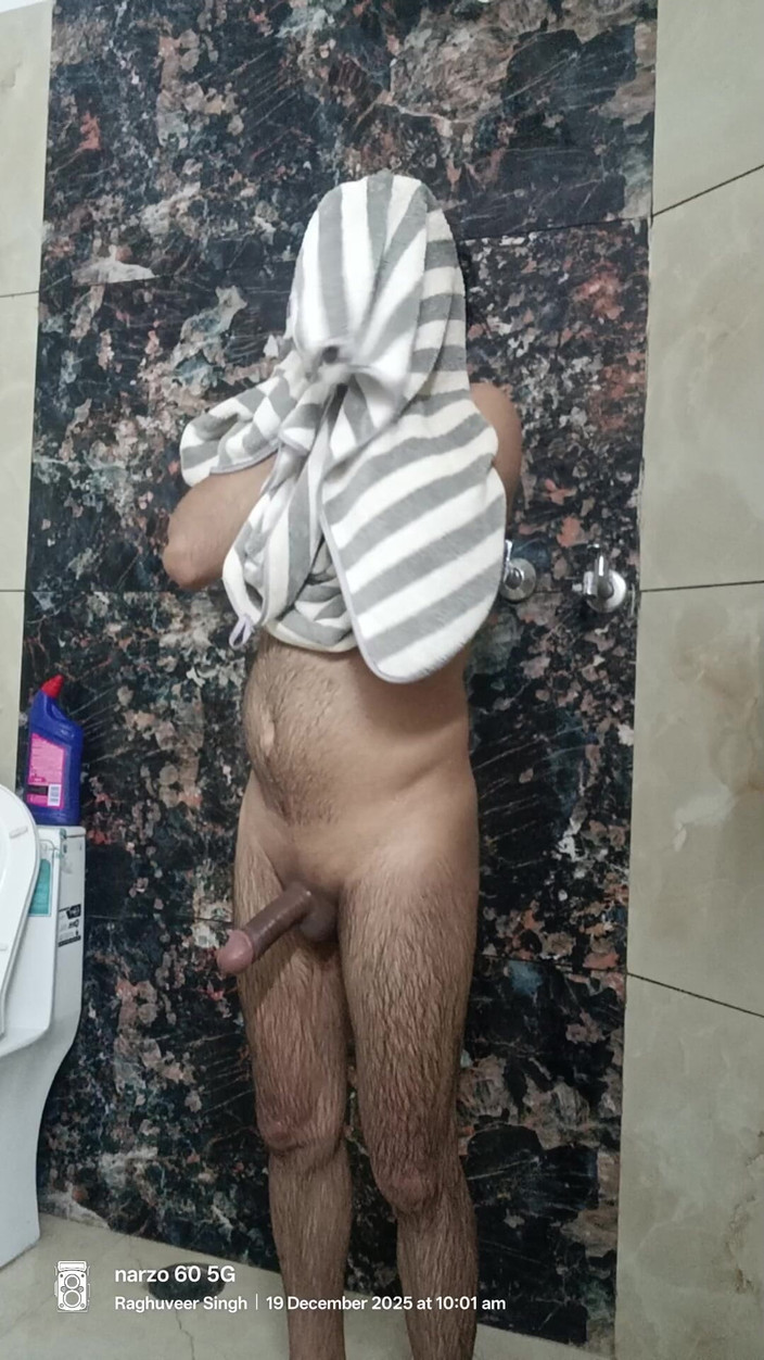 Rajasthani-old-lover: Polisi India di kamar mandi