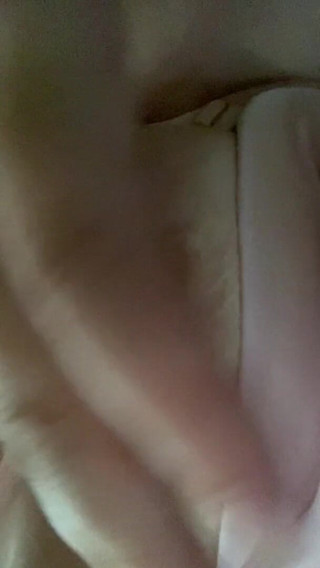Maryshas Tits: Erstes video .. meine titten und harten langen nippel