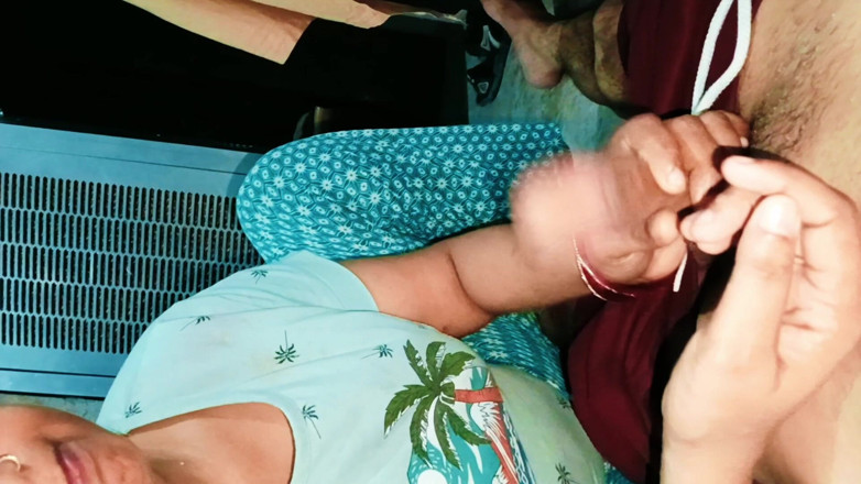 Sexy_girl_nehu: Pozval jsem vesnickou Bhabhi do mého domu a šukal moji nevlastní...