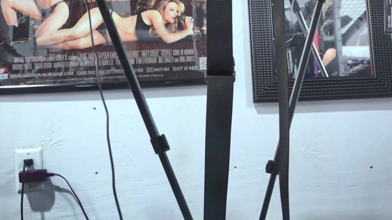There is no safeword: Storie strap on - lui mi riempie la figa di sborra...
