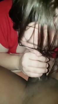 Mature brunette gives sloppy blowjob