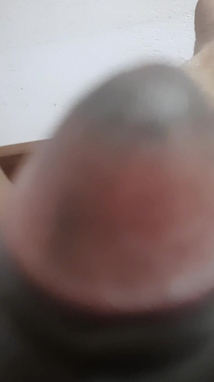 Lubina45: Un ragazzo sta esplorando le sue fantasie nella sua camera...