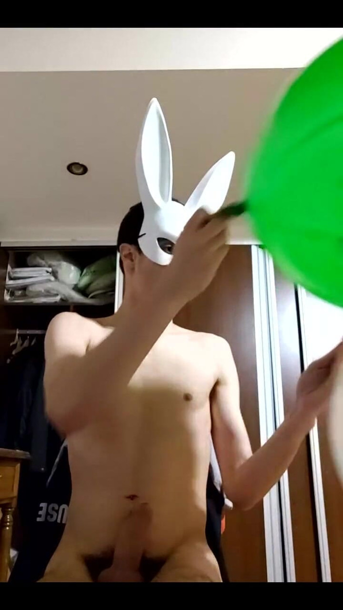 Floatie Boy: Bunny Looner kouří velké balónky při honění na Streamu