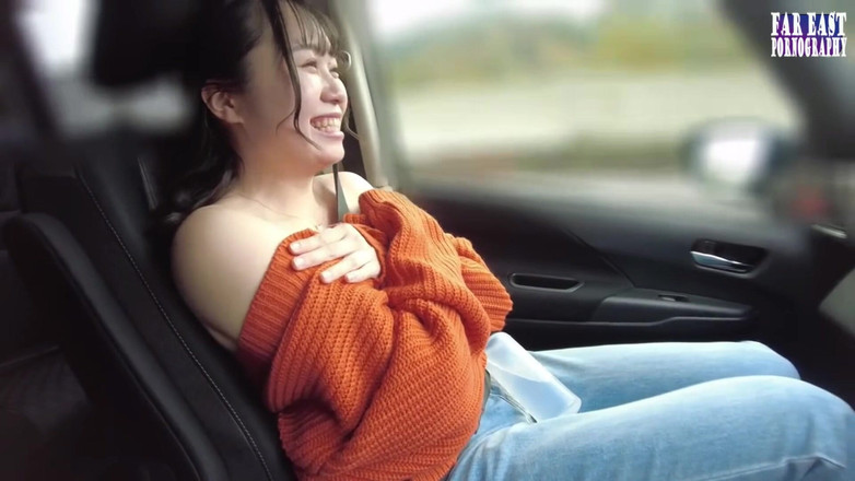 Far East pornography: Mancha de óleo encharcado engolindo com uma provocação sorridente da Copa...