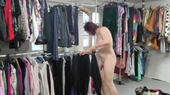 JanineLang: 挂着裸体衣服