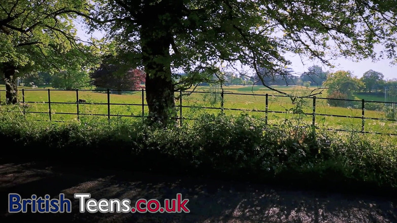 British Teens: นางพยาบาลสาวอังกฤษวัยรุ่นสอนวิธีใส่ถุงยางและชักว่าว