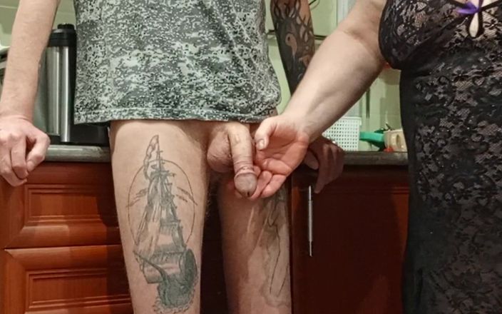 Zona901: Medan hon är ensam hemma suger och runkar svärmor av min...