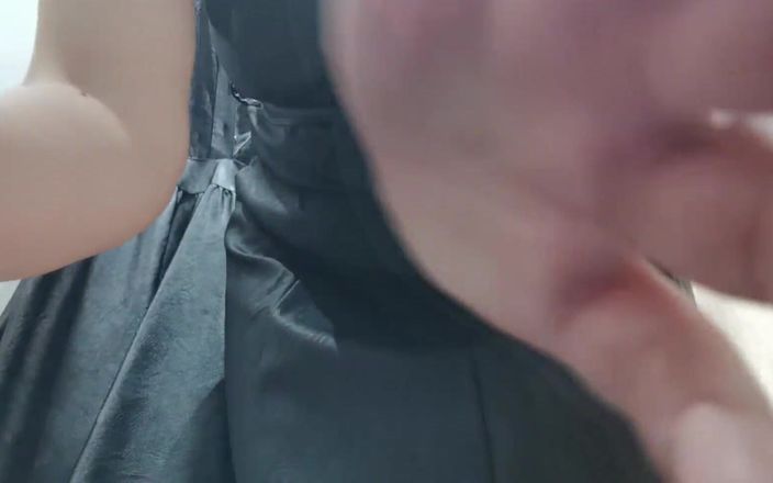 Nicoletta Embassi: Ibu tiri italia yang gemuk ngajak ibunya ke toko baju!