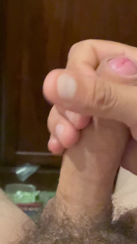 Aku lagi asik masturbasi sambil ditonton pacarku dan fingering memeknya sendirian