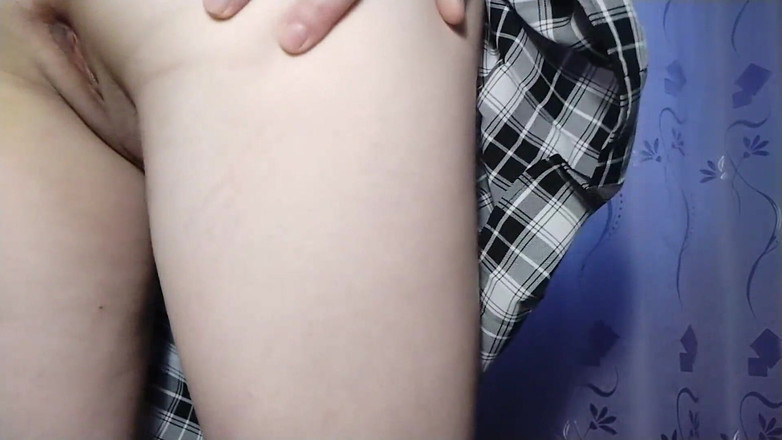 Pussy For Sperm: Amateur babe danst voor de camera