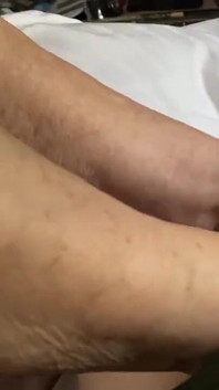 Babička nevlastní teta Ann mi dává footjob pro mrdku