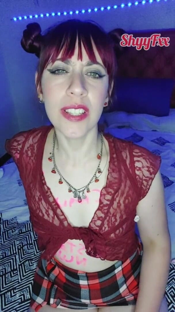 Tu Gauchita Argentina: Shyyfxx Colegiala Caliente Le Ruega a Su Crush Que La...