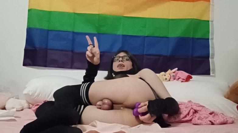 PrincessTheo6: Princesstheo având un timp de distracție blocat în dispozitiv de castitate