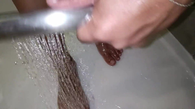 Idmir Sugary: Twink sta pulendo i piedi sporchi