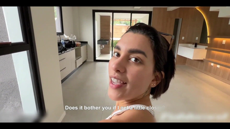 Fablazed: Seduziu o entregador com minha bunda perfeita!