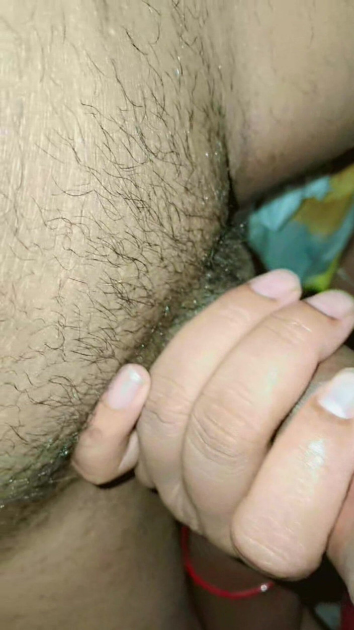 DesiNaina: Blowjob dan melancap untuk kawan muda miang dengan zakar besar...