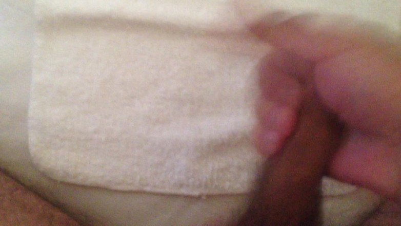 Porncabaret - gay: Je branle ma bite poilue avec une éjaculation